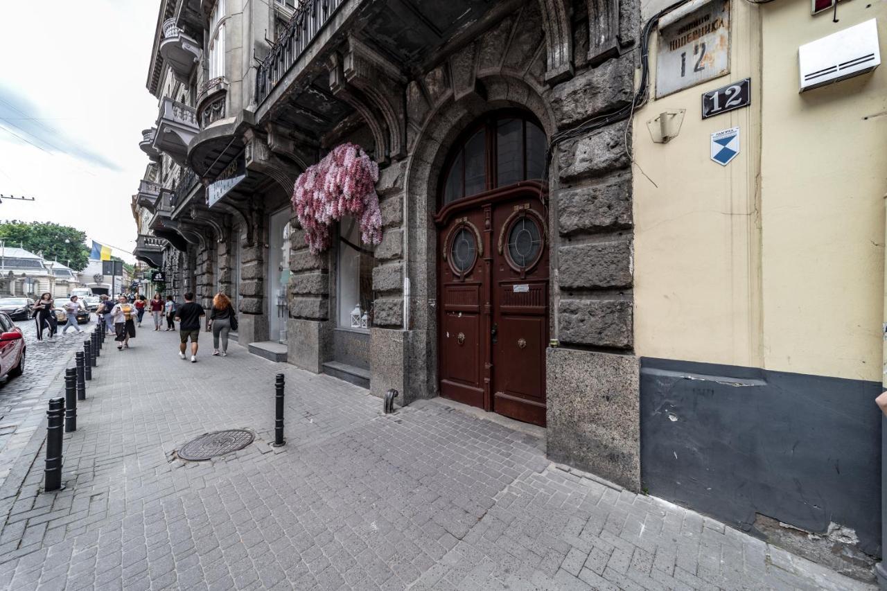 Neoclassic Apartment Lviv Exterior photo
